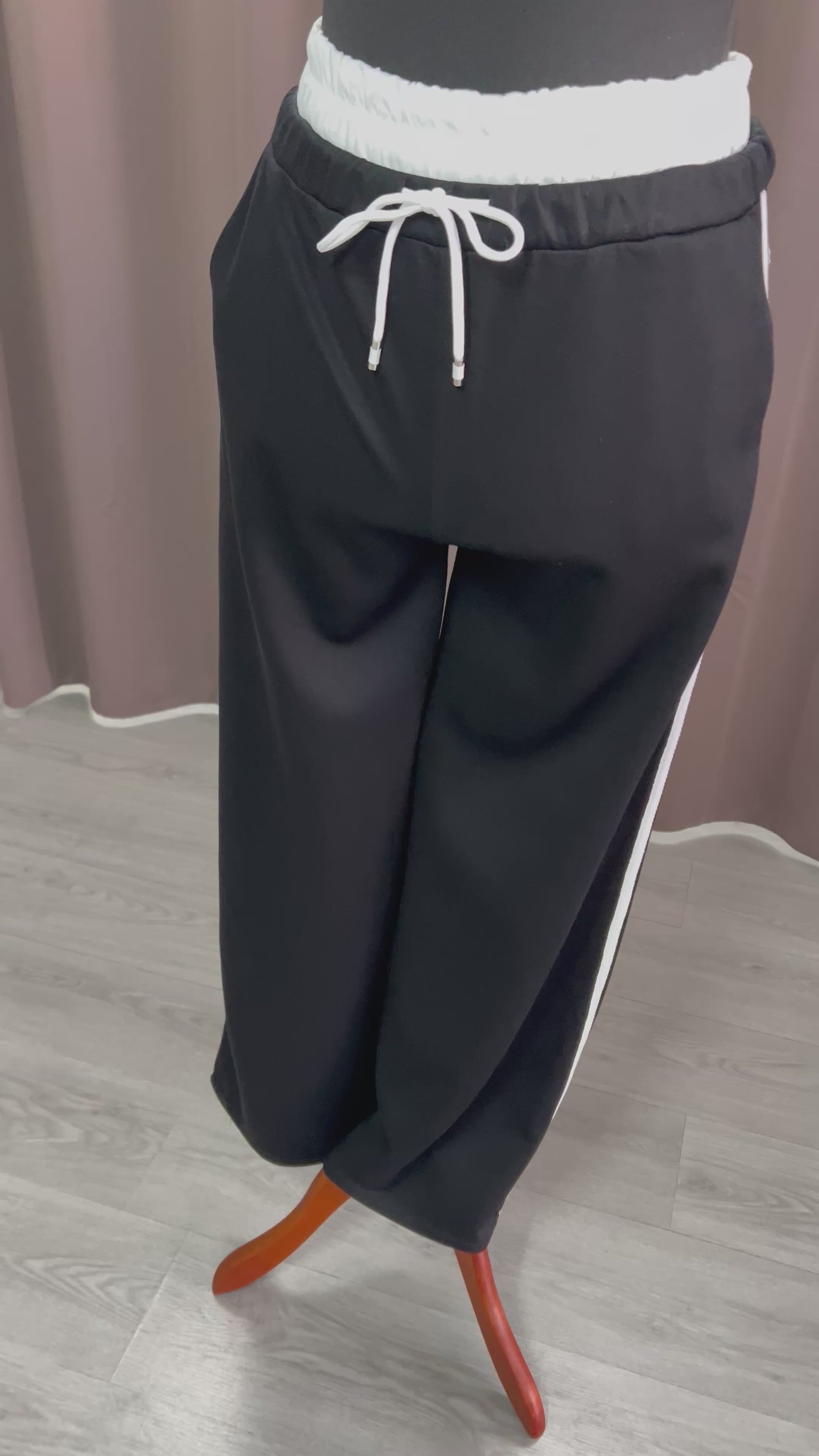 Conjunto deportivo negro