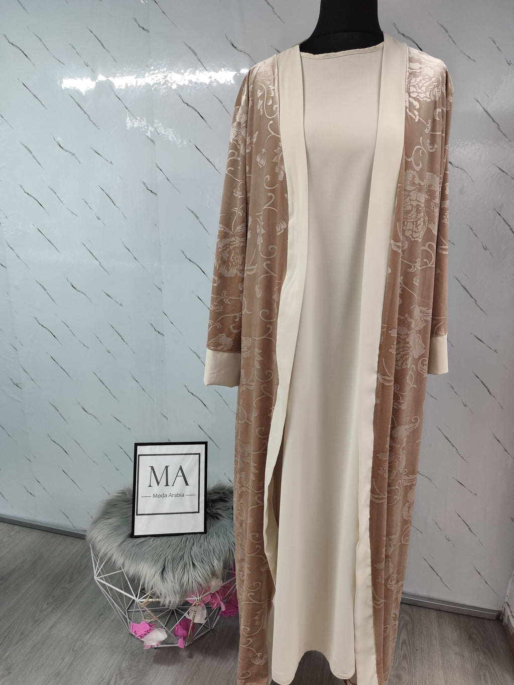 Abaya con kimono de terciopelo Beige