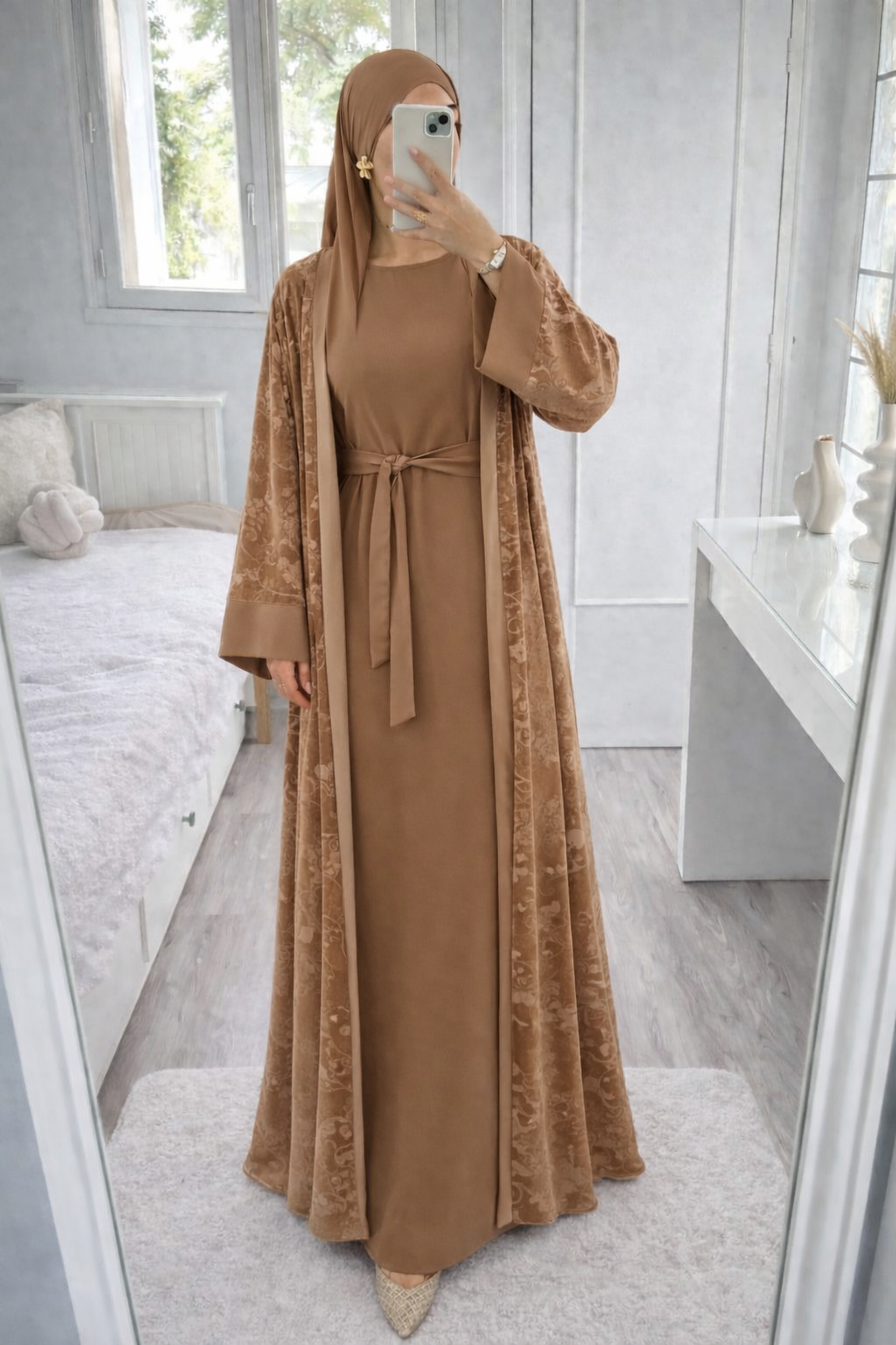 Abaya con kimono de terciopelo Marrón