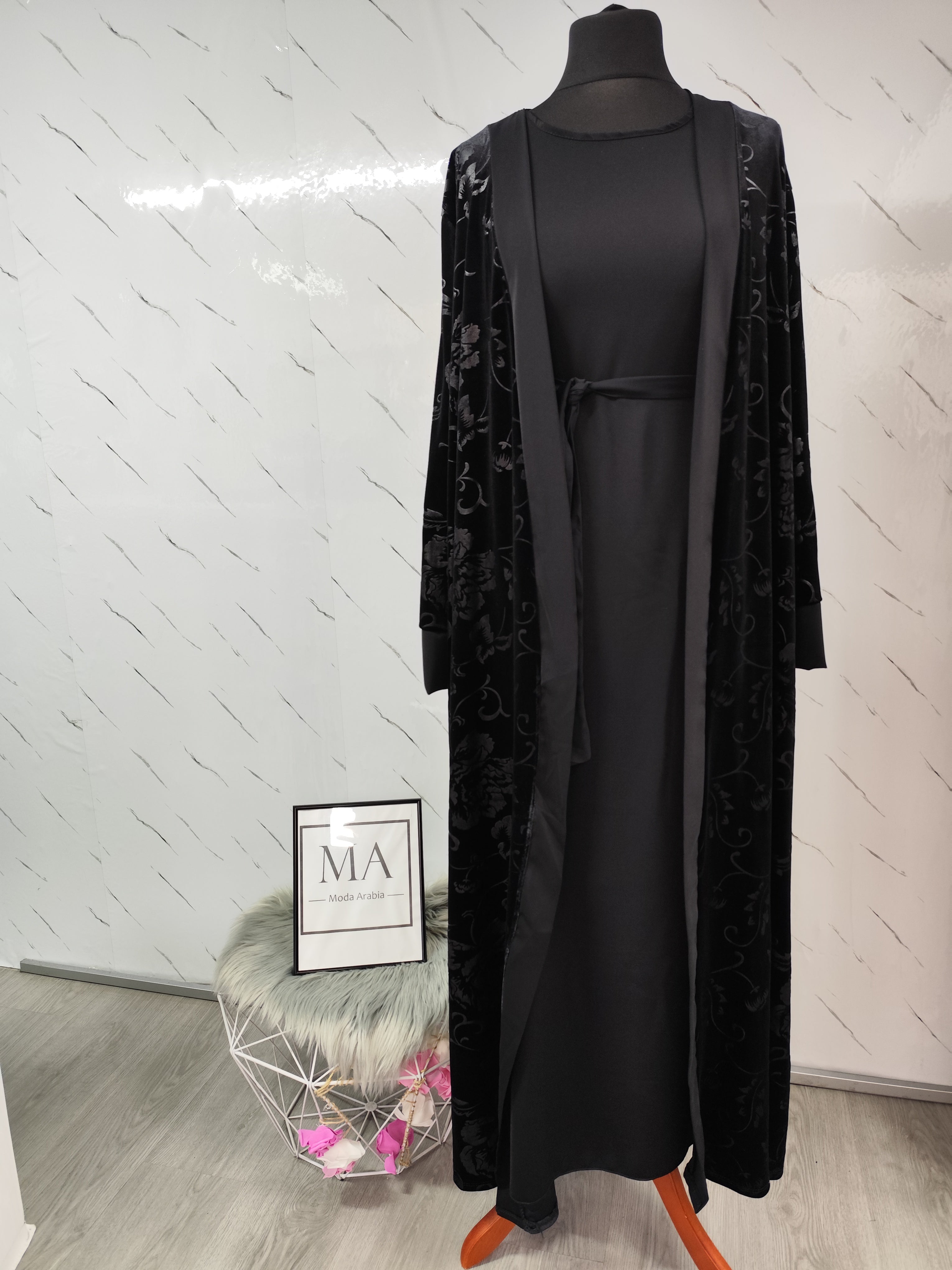 Abaya con kimono de terciopelo Negro