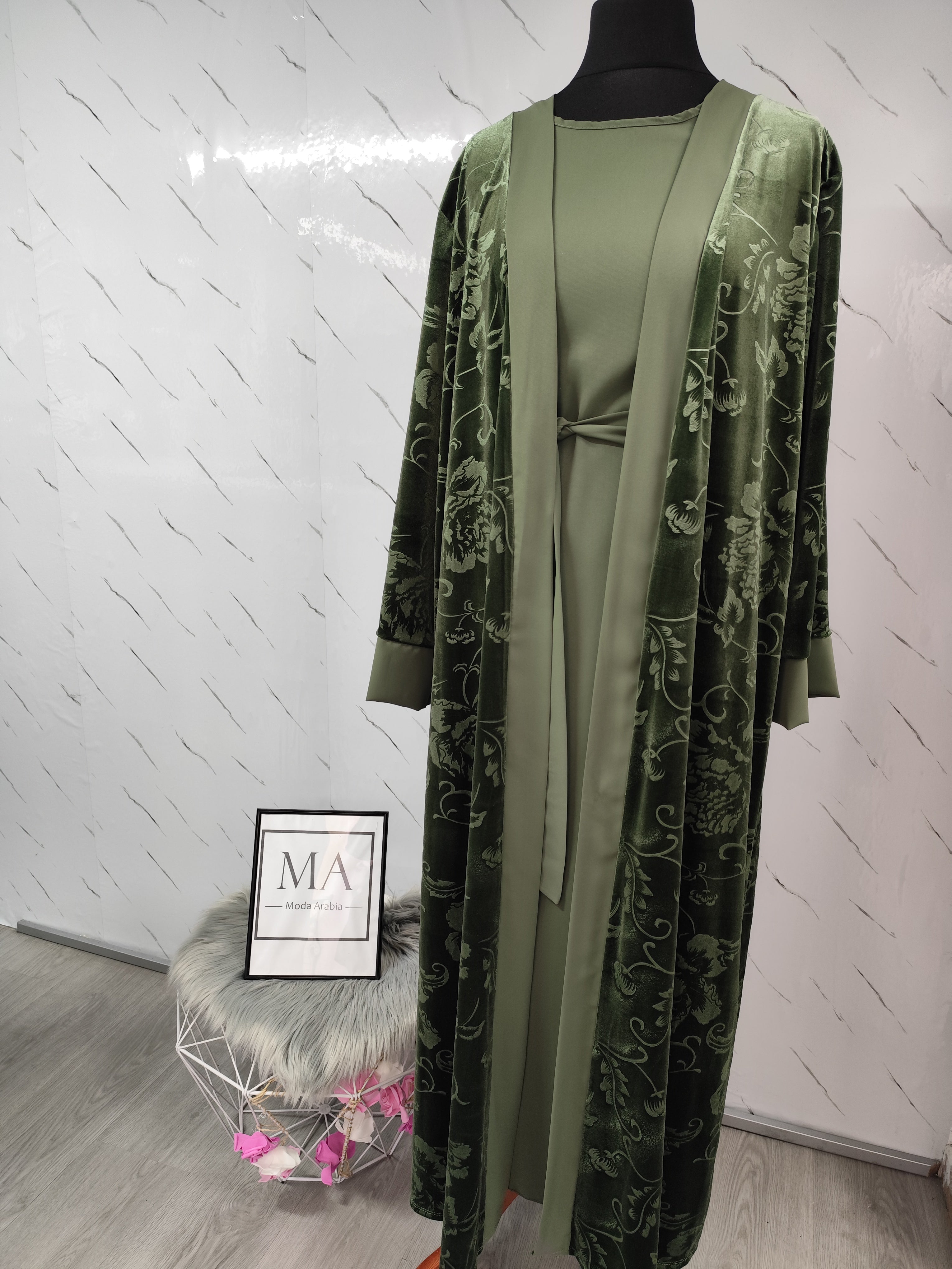 Abaya con kimono de terciopelo verde