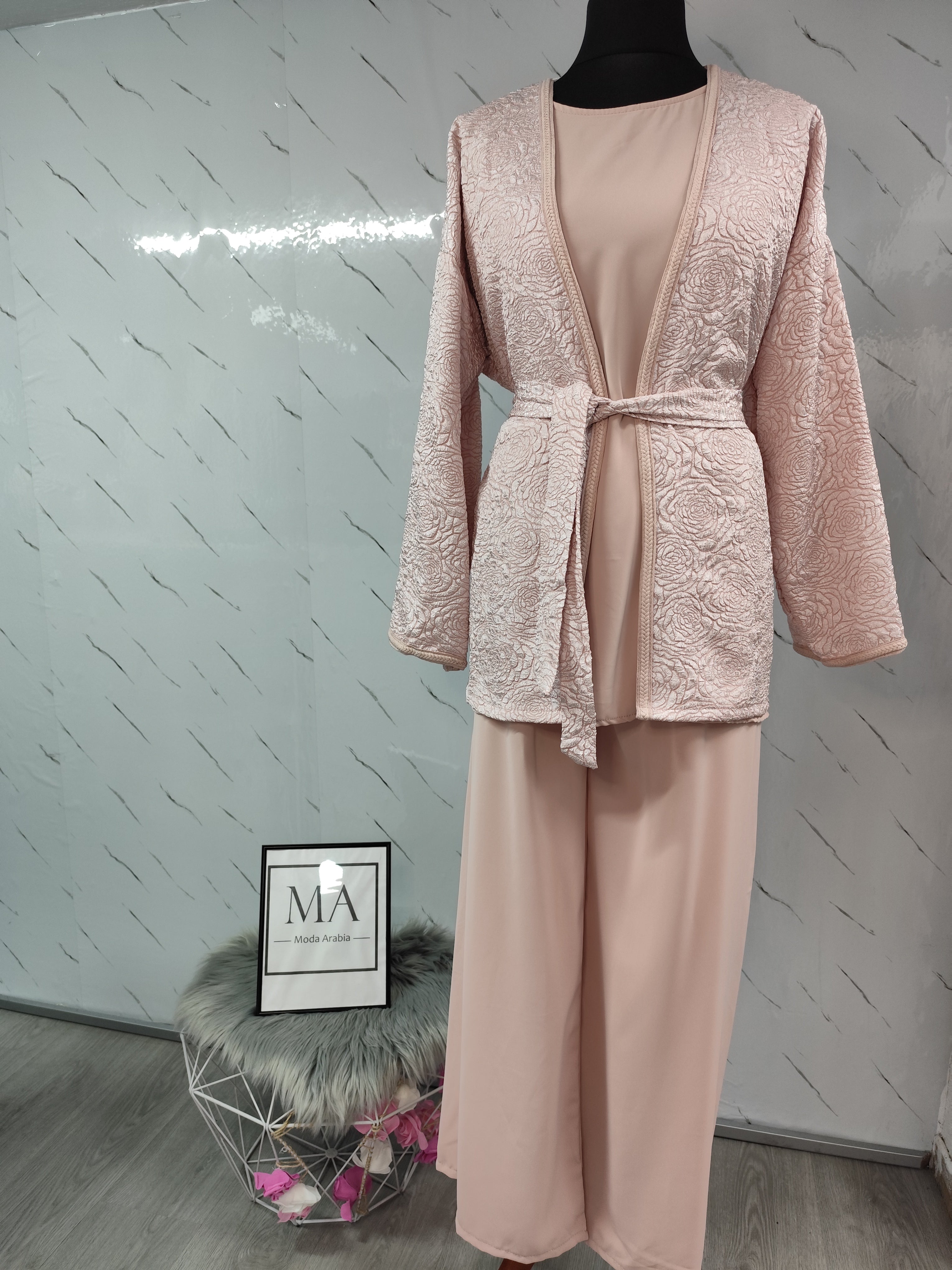 Conjunto bordado rosa