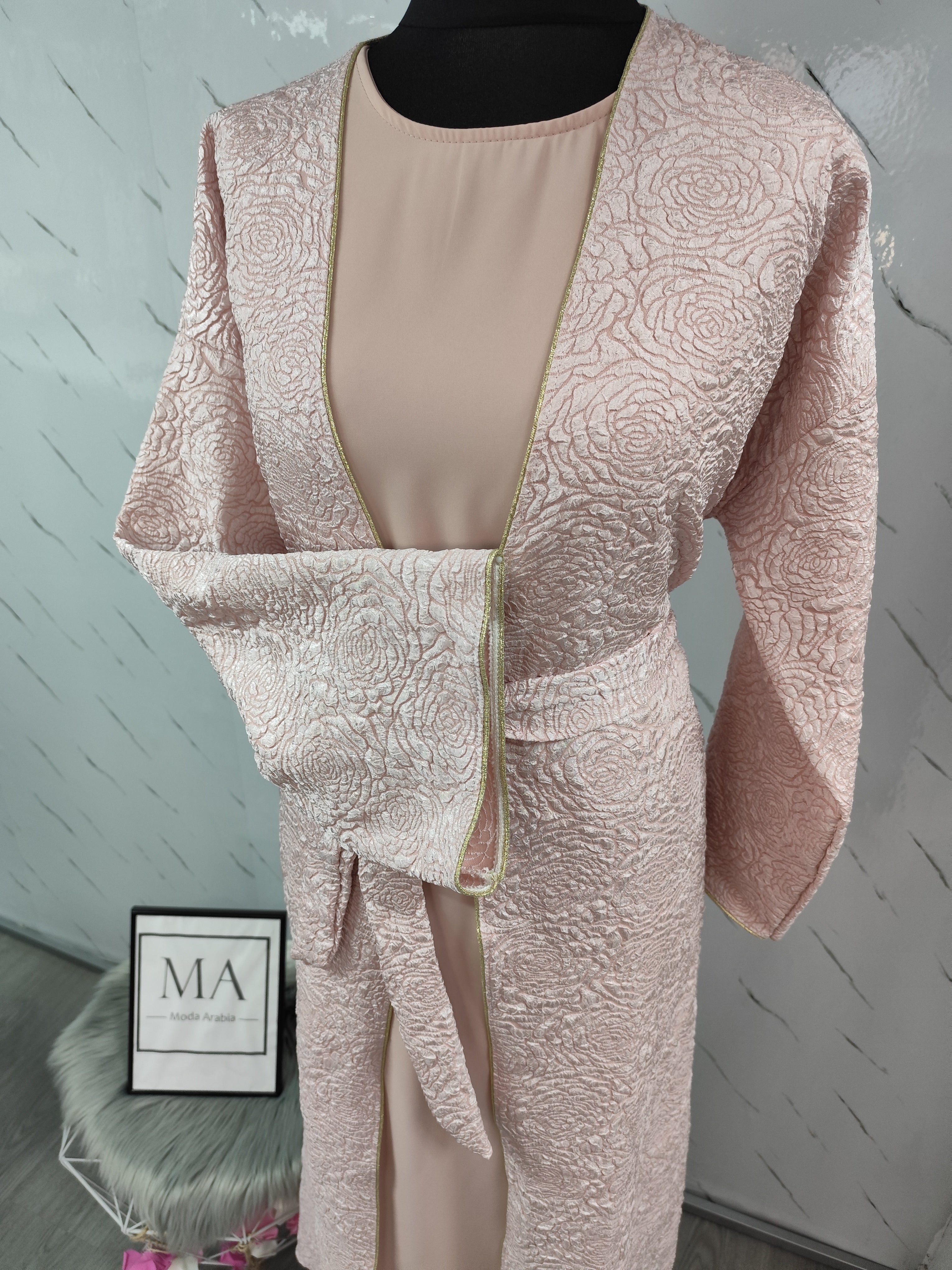 Abaya con kimono rosa