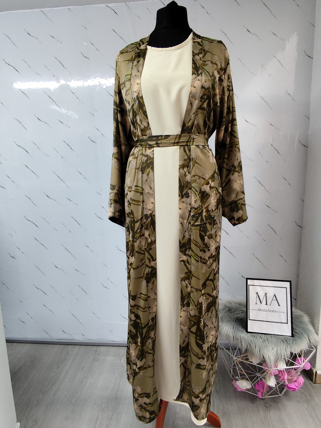 Kinomo con abaya Tropital 2