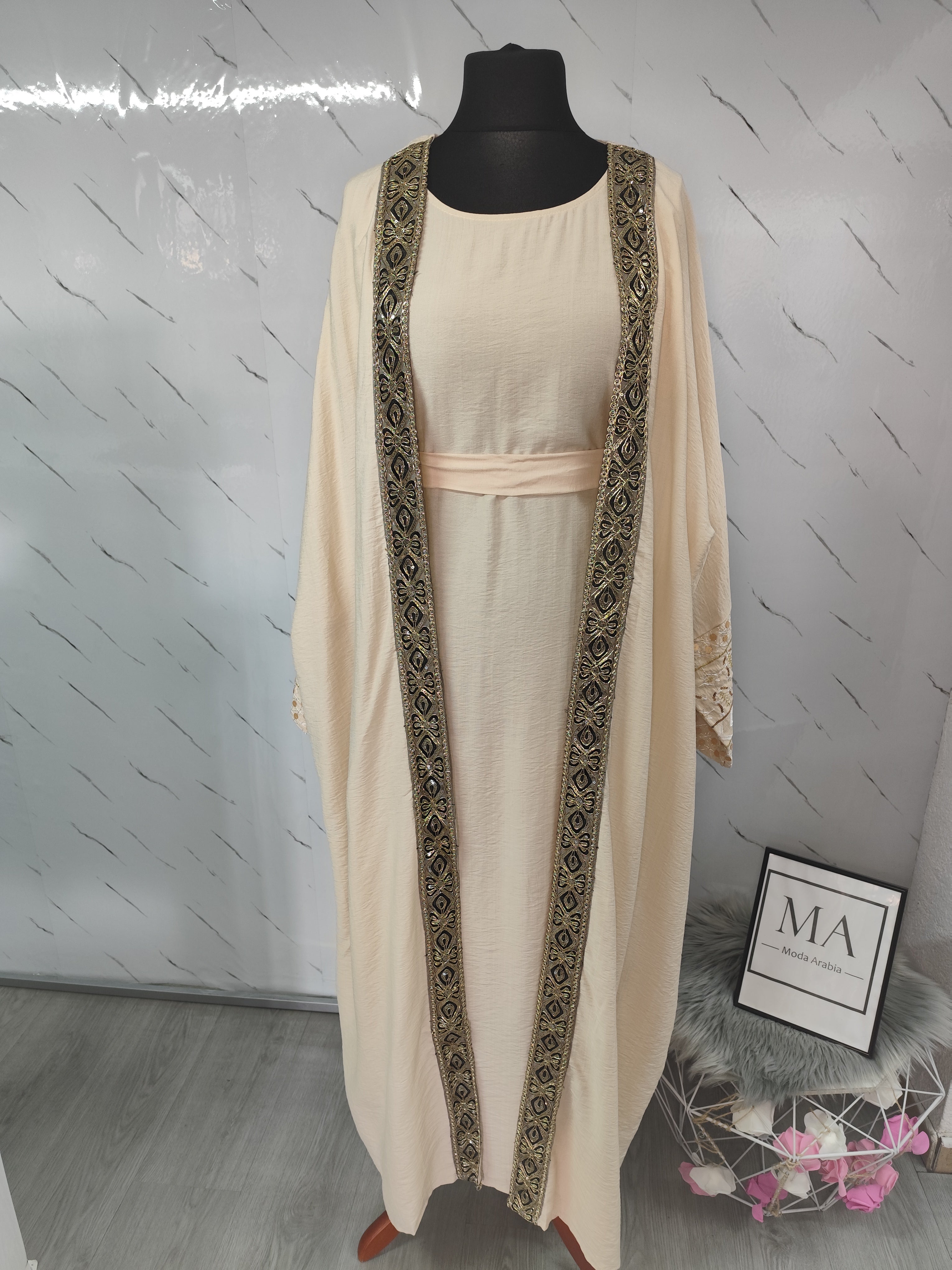 Kimono y abaya Beige