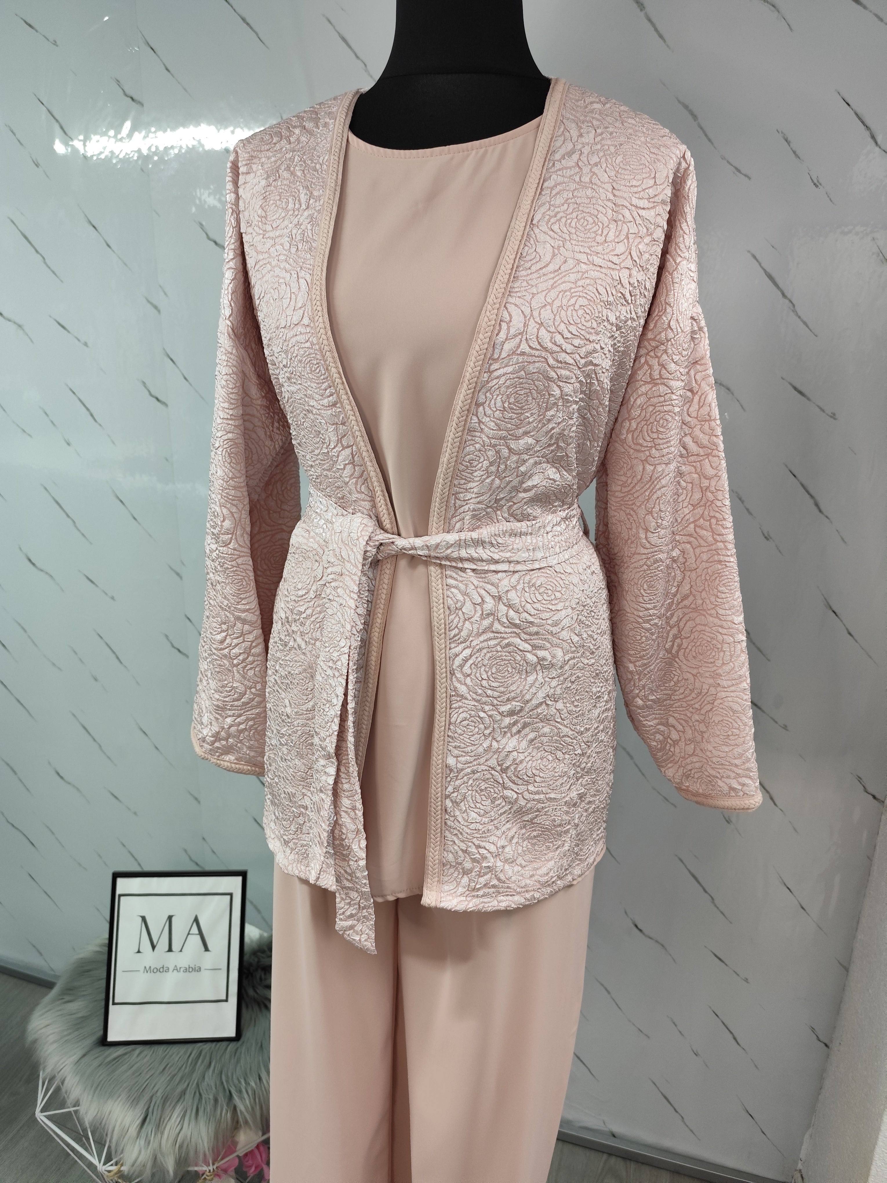 Conjunto bordado rosa