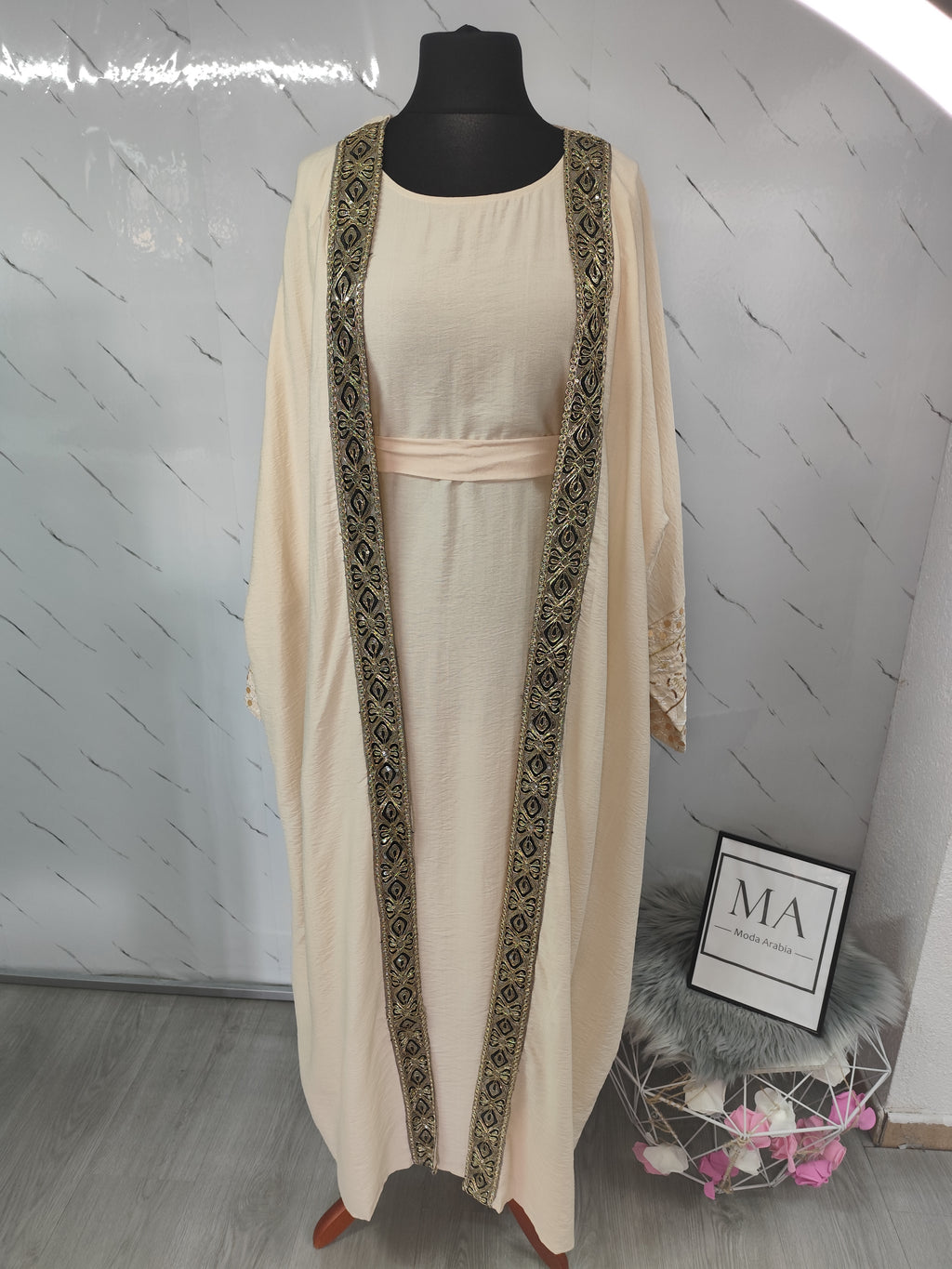 Kimono y abaya Beige