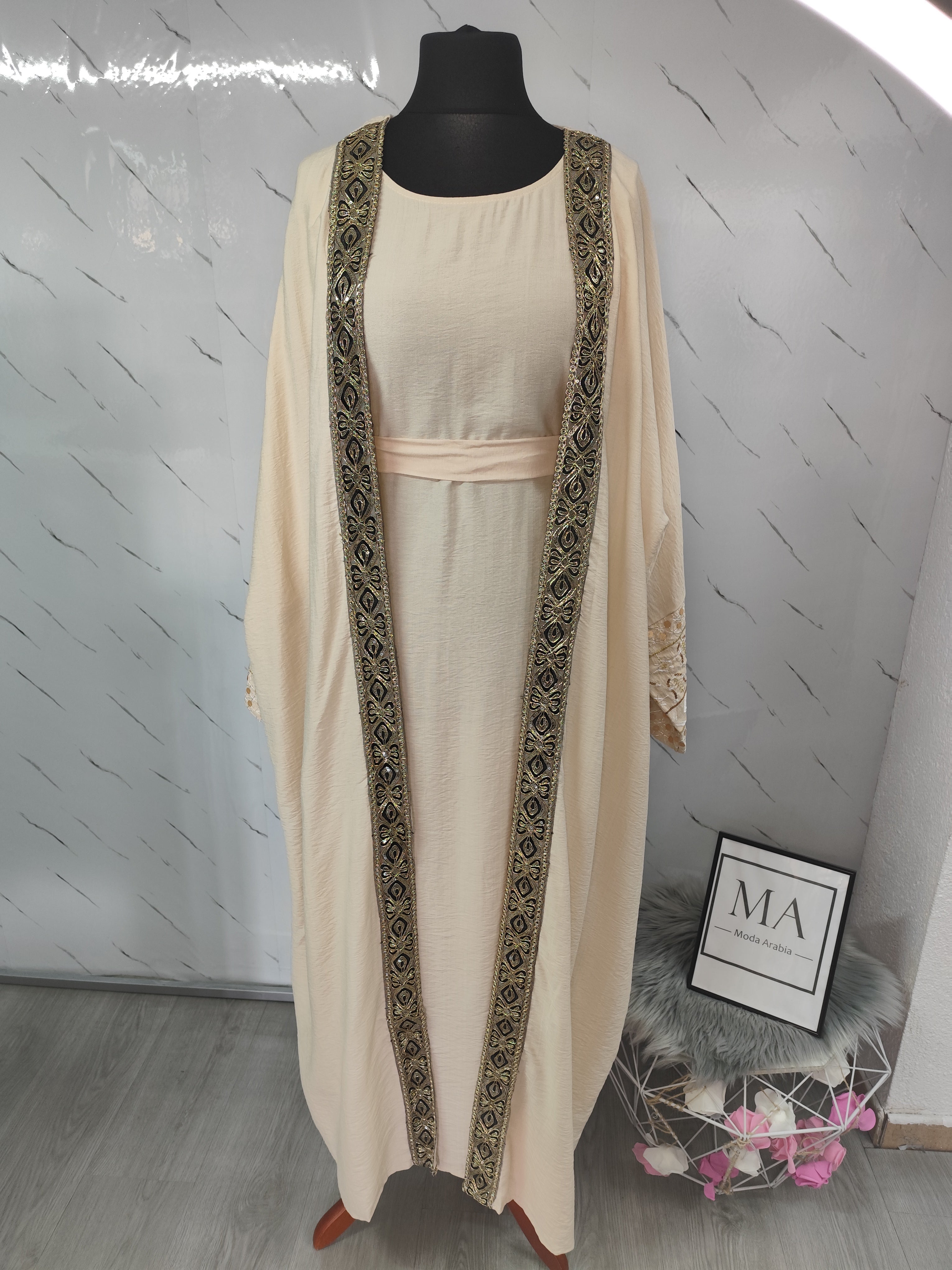 Kimono y abaya Beige