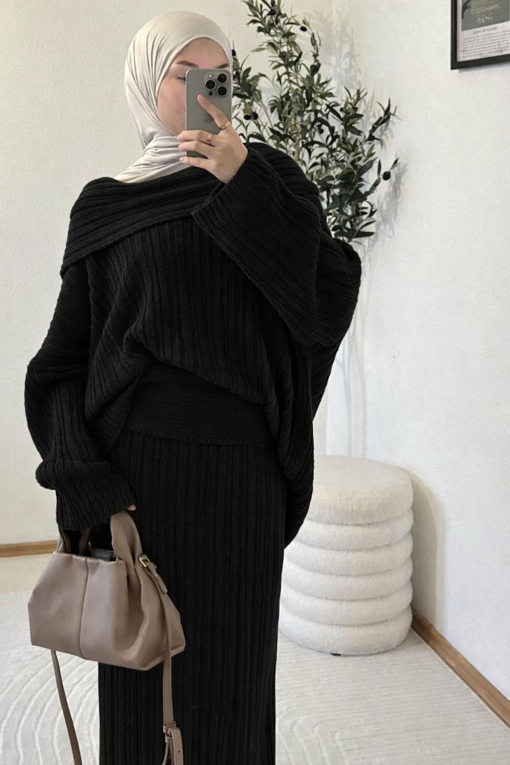 Conjunto de punto: Cuello barco + Falda Negro