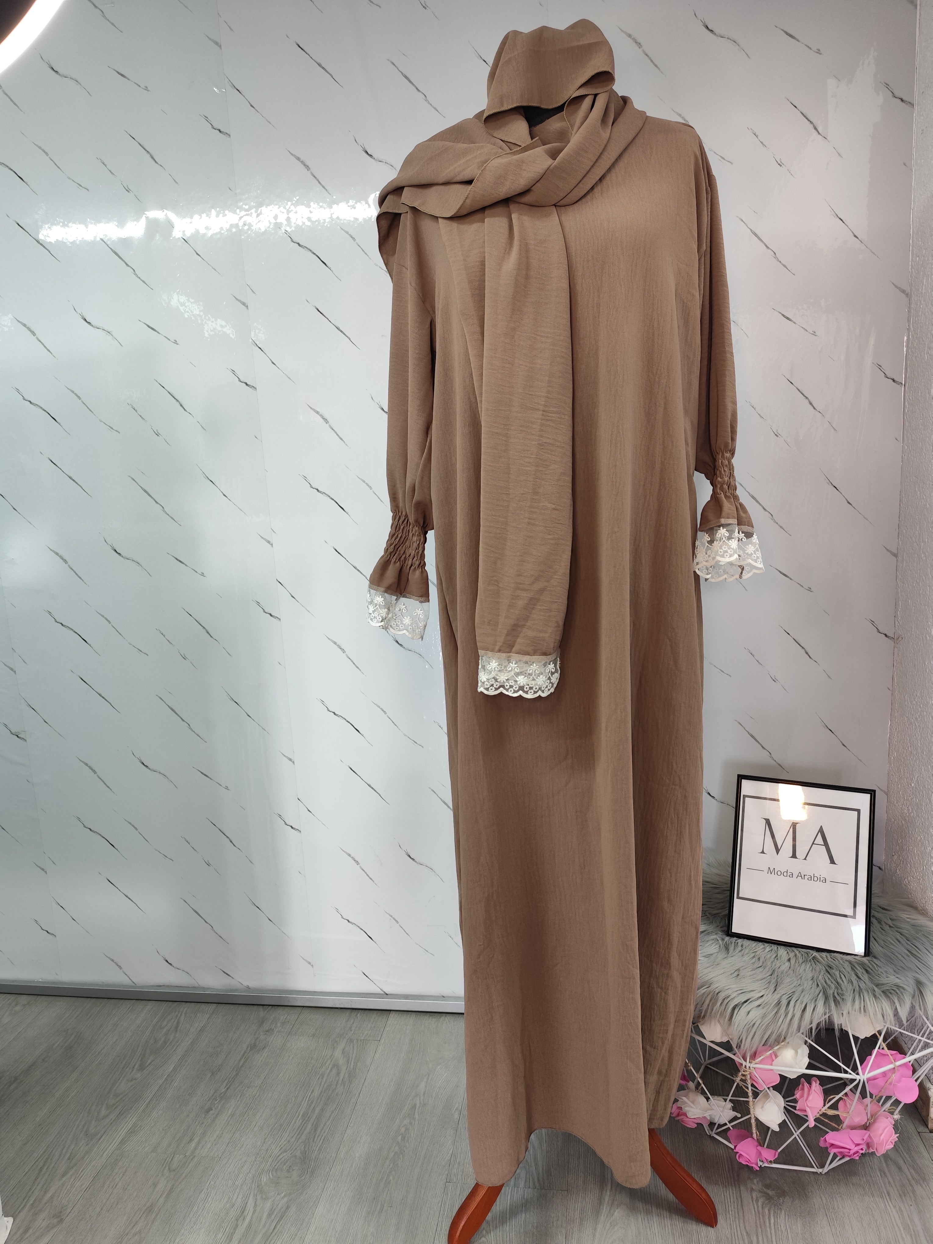 Abaya salat marrón