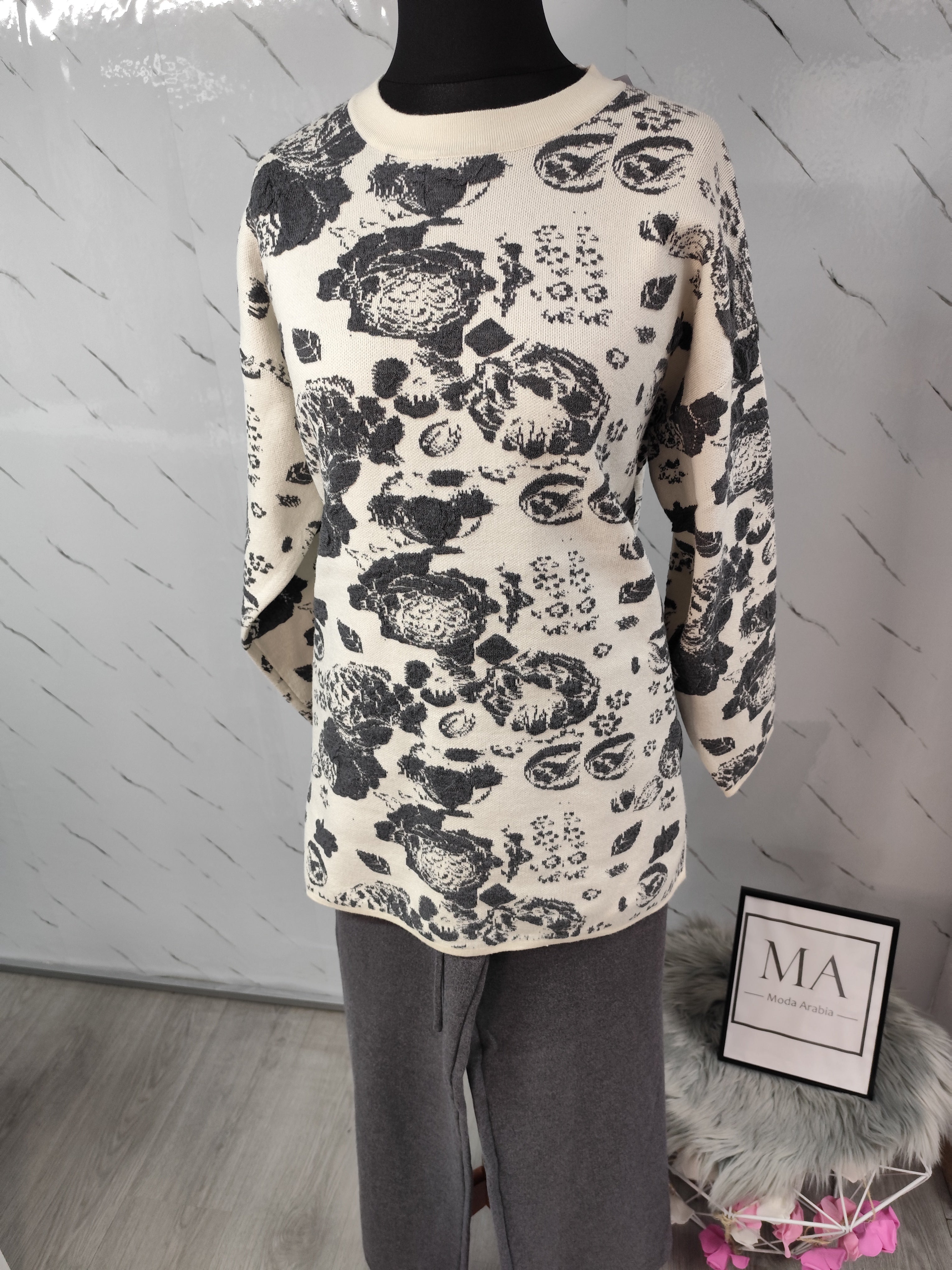 Conjunto floral Gris