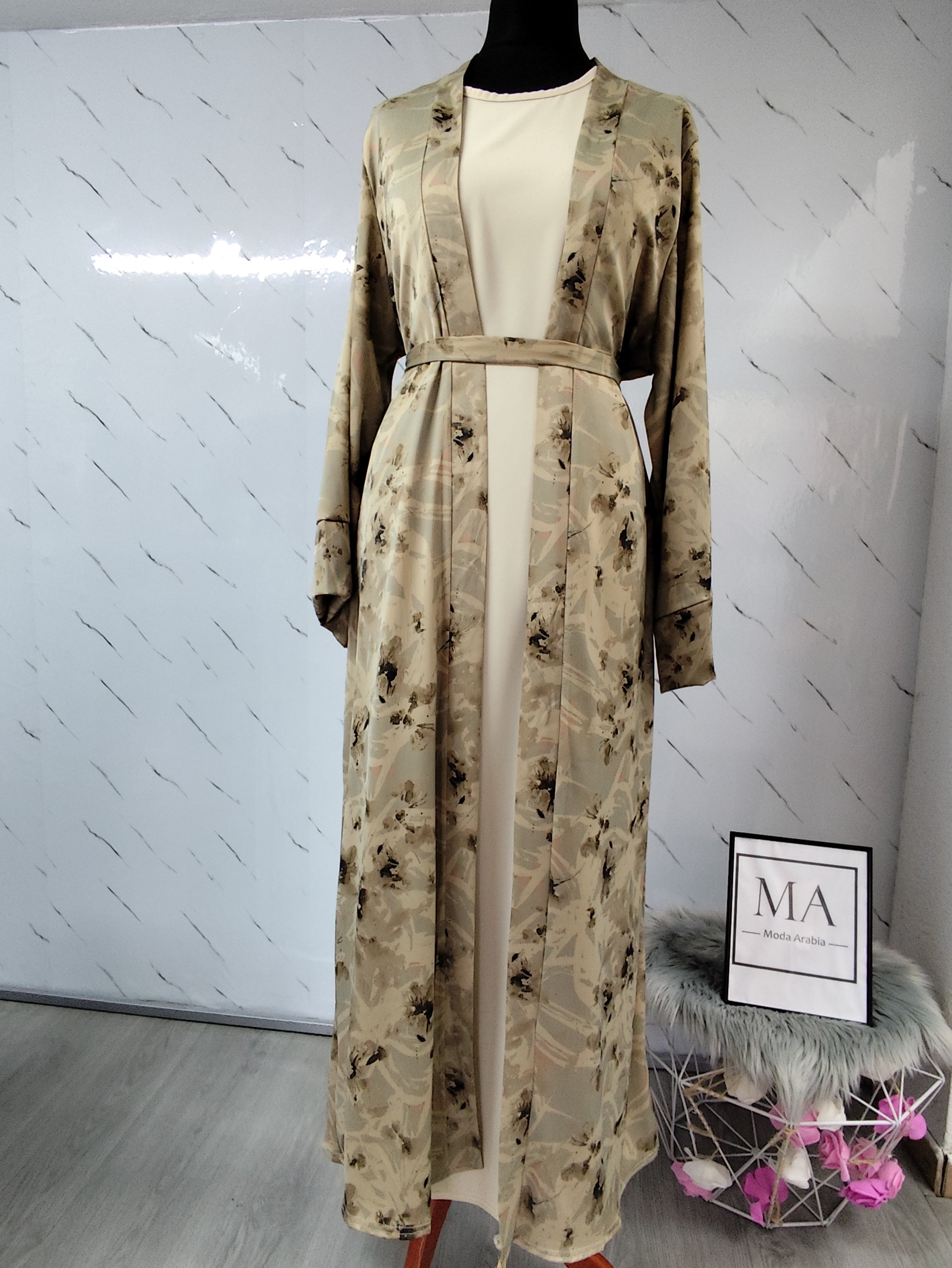 Kinomo con abaya Tropital 1