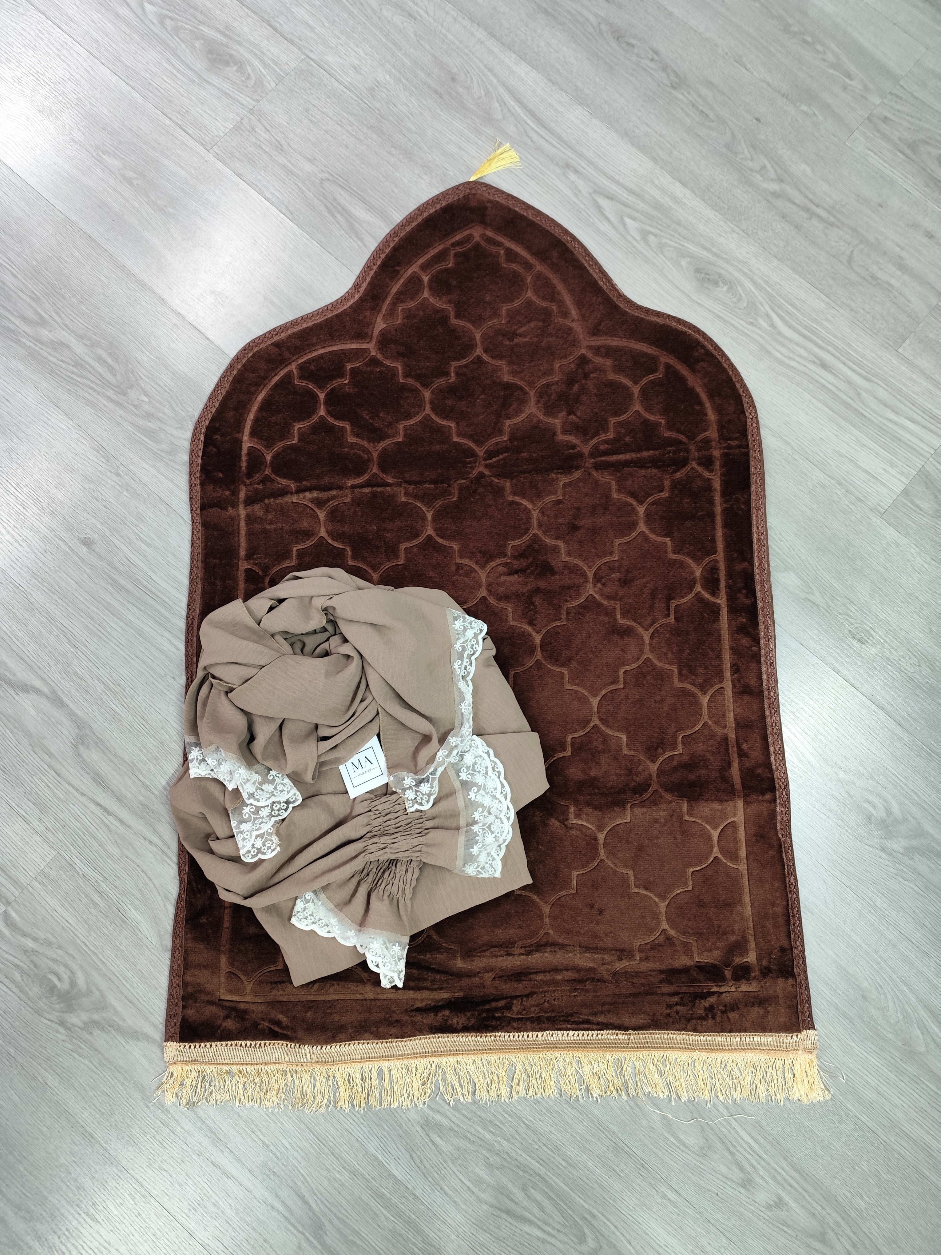 Pack alfombra + abaya marrón