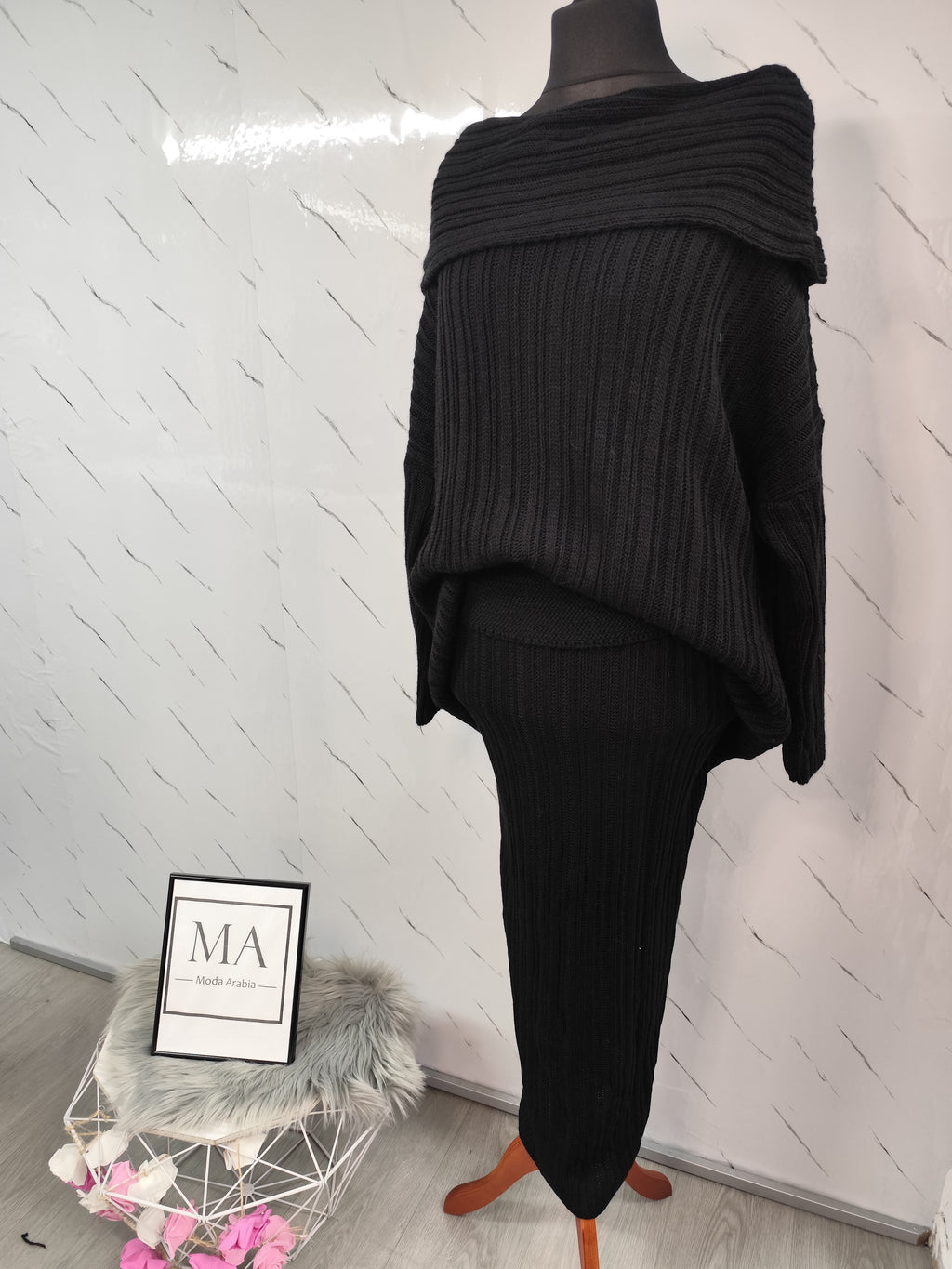 Conjunto de punto: Cuello barco + Falda Negro